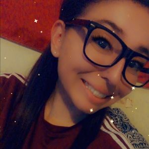 Meet your Posher, Ariana